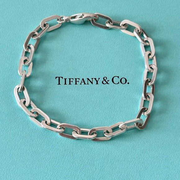 SOLD Tiffany Vintage Flat Oval Link Bracelet - Picture 2 of 6
